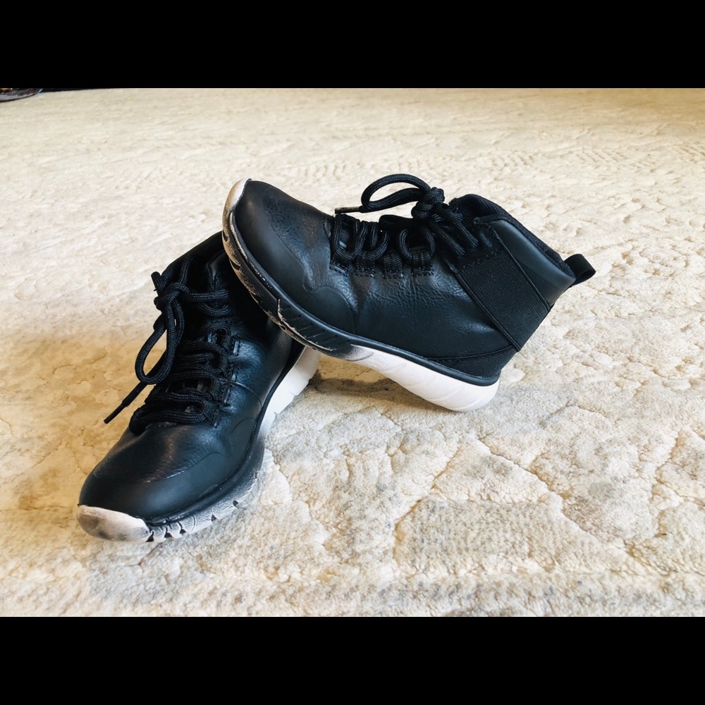 Zara Black high top sneakers